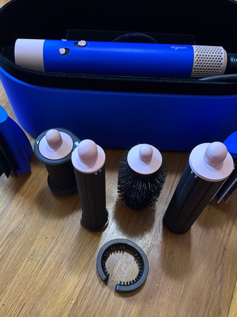 Dyson Blue Styling Set With Multiple Brush And Barrel Attachments